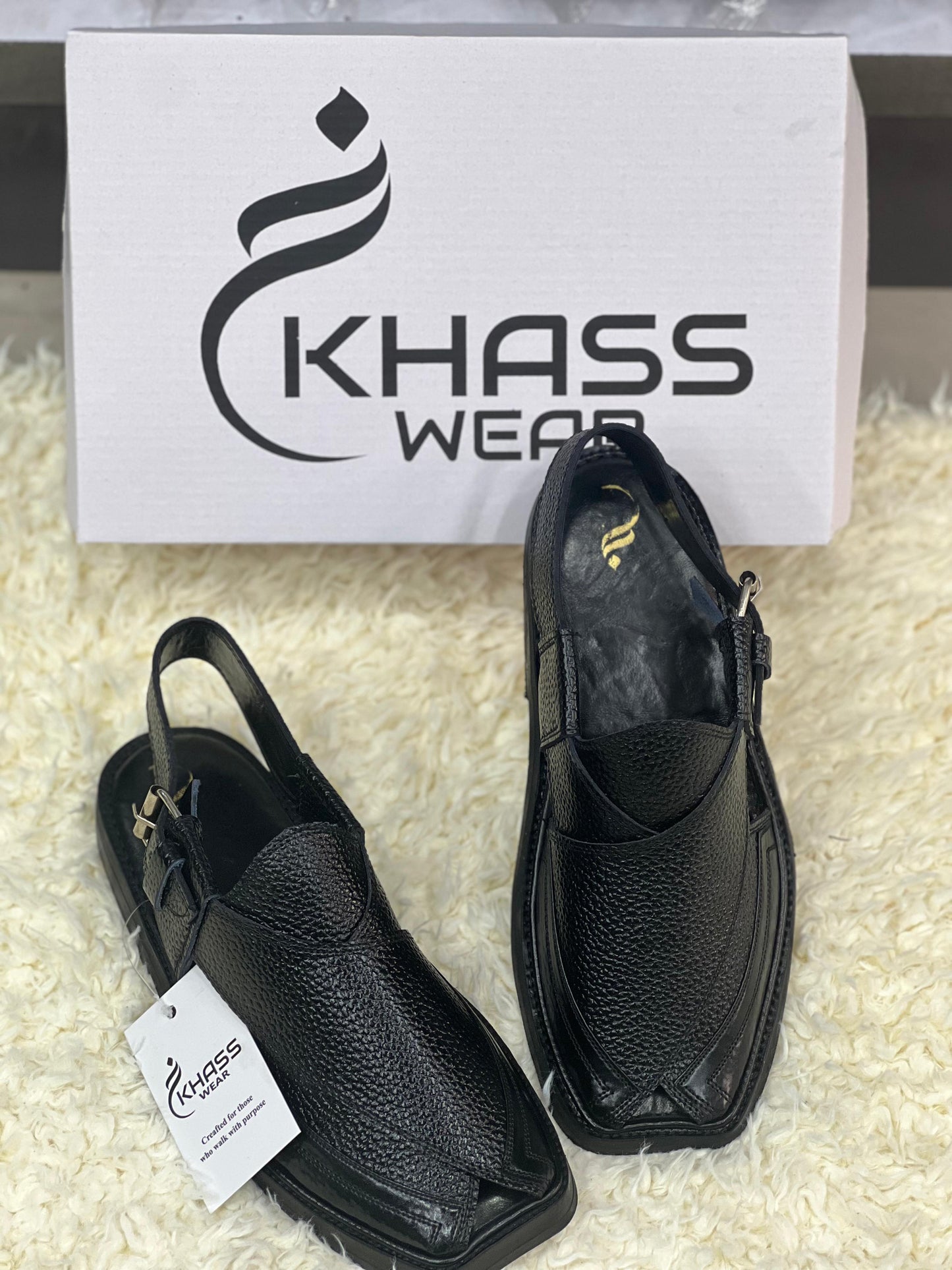 Astra Dotted Noir Peshawari Chapple