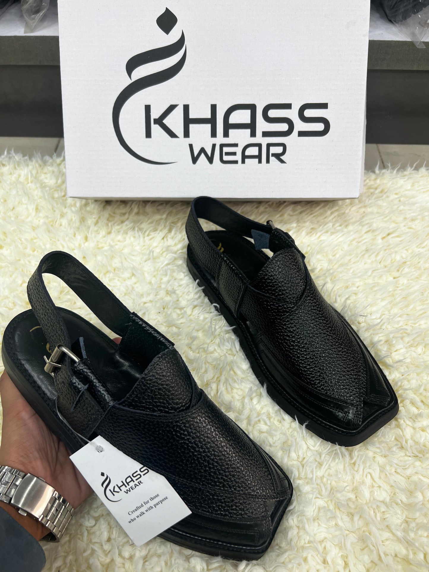 Astra Dotted Noir Peshawari Chapple