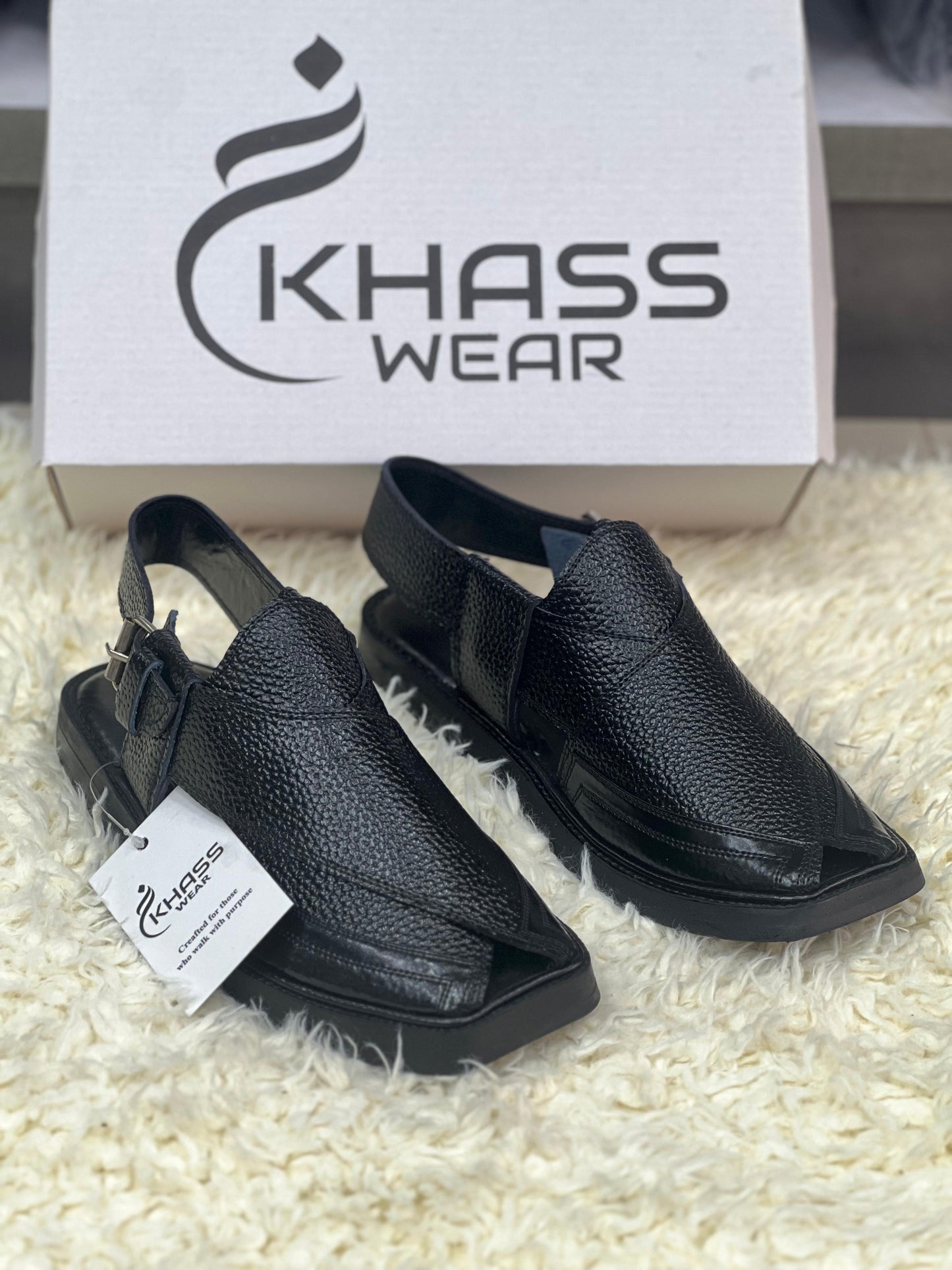 Astra Dotted Noir Peshawari Chapple