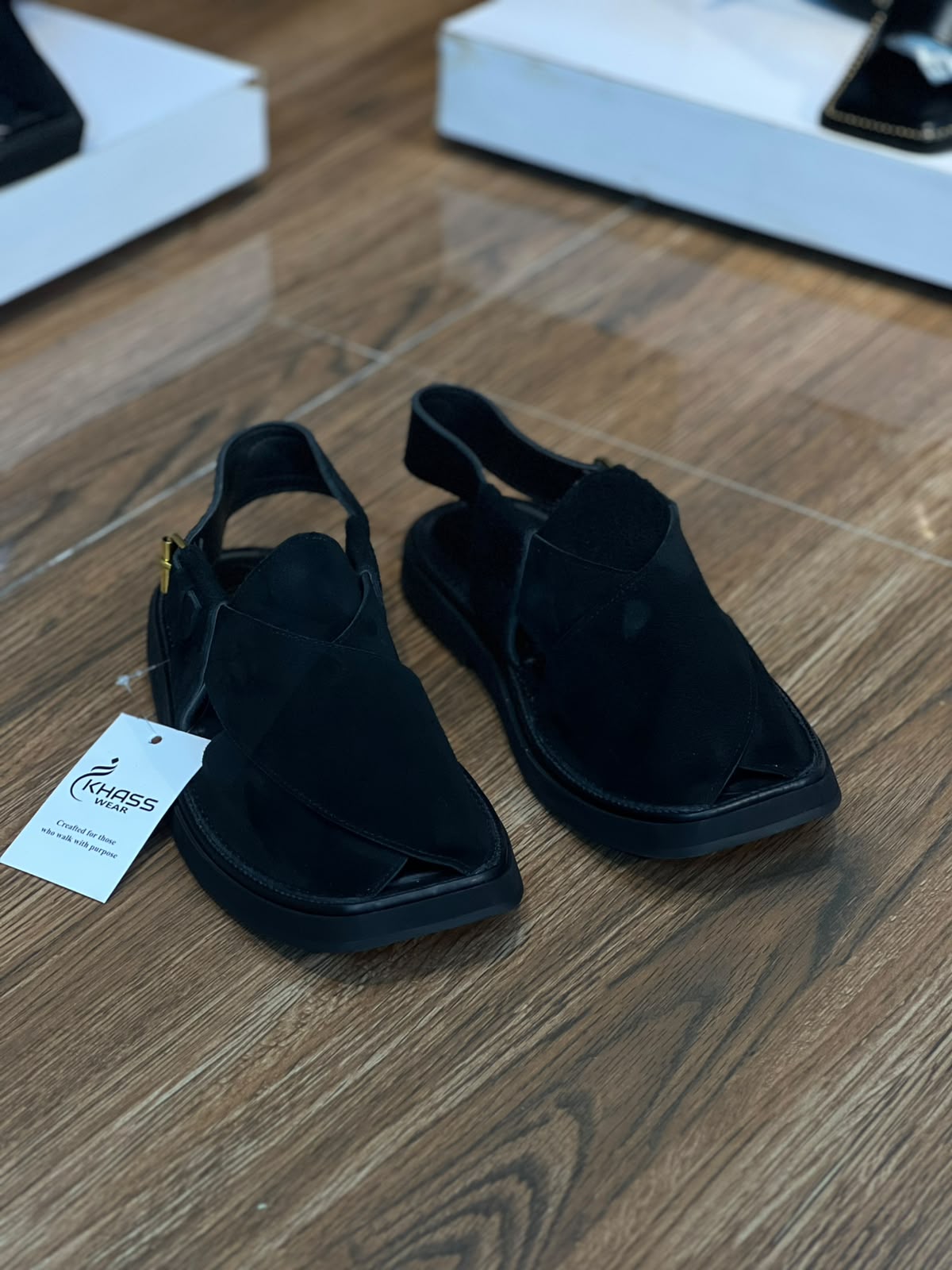 Kaptaan medium sole black sabar