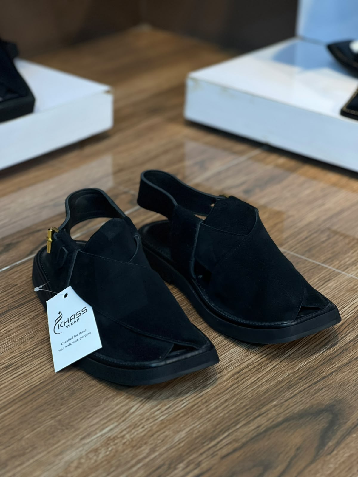 Kaptaan medium sole black sabar